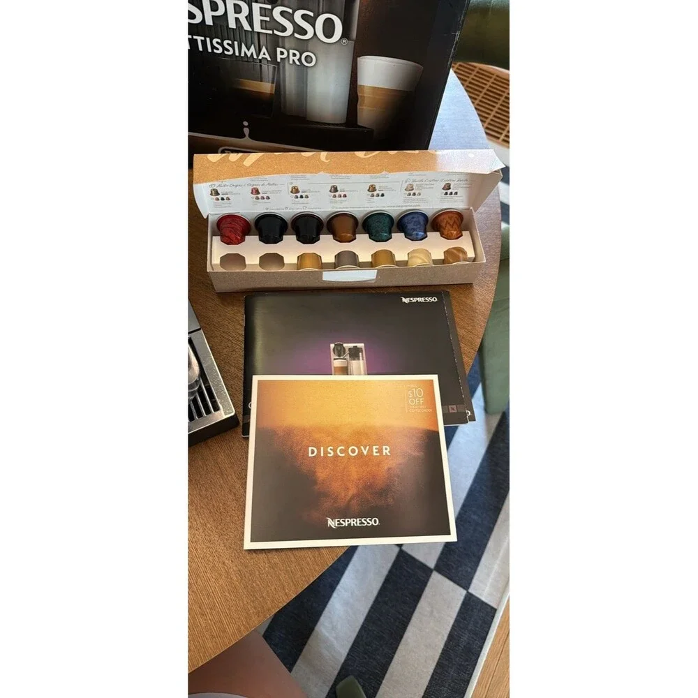 Delonghi EN750MB Nespresso Lattissima Pro Machine - Italy New In Box Retail $649